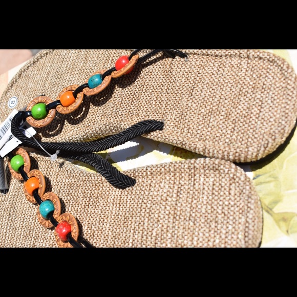 🏖Adorable Kultura Beaded Flip Flops🏖 - Picture 5 of 7